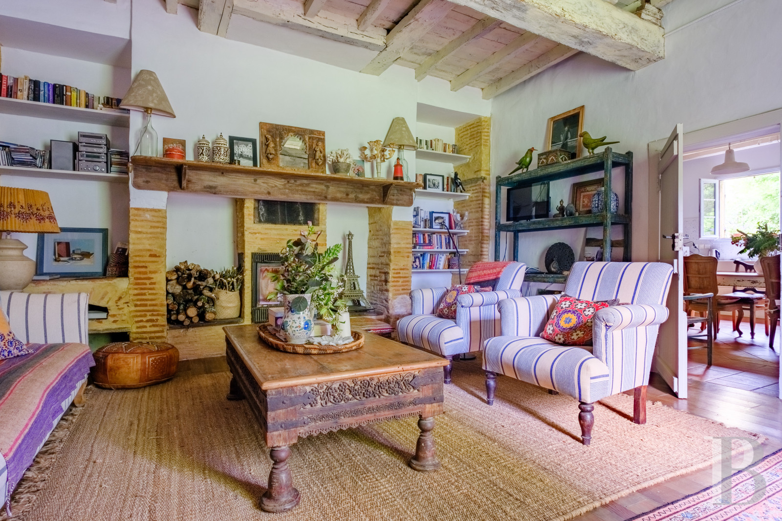 Dans le Gers, à l’ouest de Lectoure, un ancien domaine de production d’armagnac transformé et décoré avec soin - photo  n°21